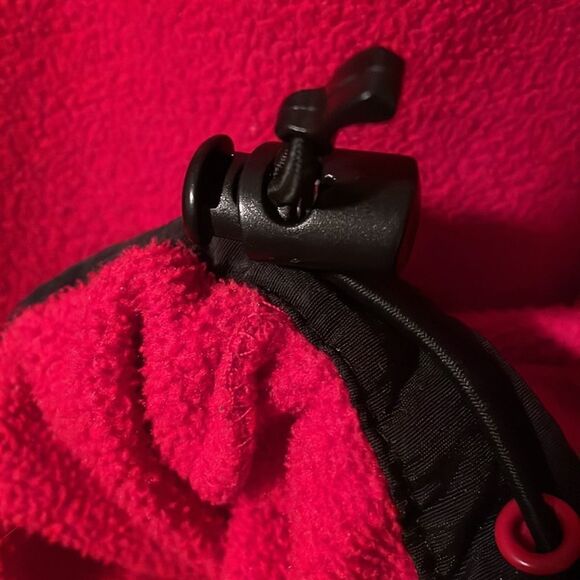 Aeropostale red fleece jacket with black trim size M/M, waterproof shoulders EUC - Picture 7 of 11